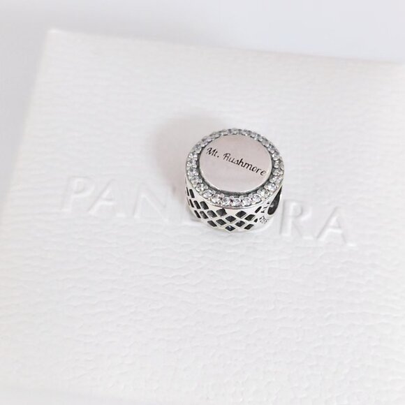 Pandora Mt. Rushmore National Memorial Exclusive Charm Bead Sterling Silver - Picture 2 of 6